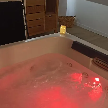 Holiday home Mont Des Herbus Puccinellie Avec Jacuzzi 2 Personnes Entre Granville Et Mont Saint Michel *