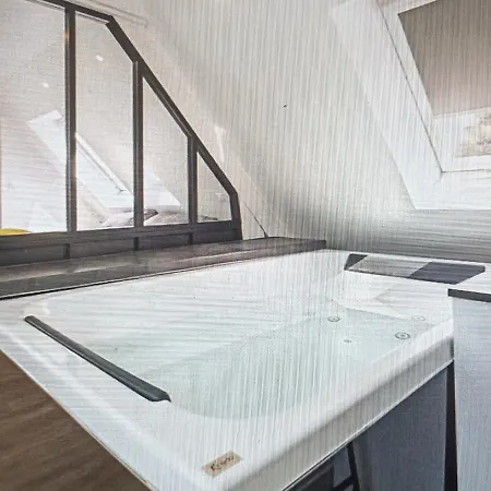 Mont Des Herbus Puccinellie Avec Jacuzzi 2 Personnes Entre Granville Et Mont Saint Michel * Vains