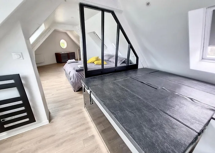 Mont Des Herbus Puccinellie Avec Jacuzzi 2 Personnes Entre Granville Et Mont Saint Michel Holiday home *