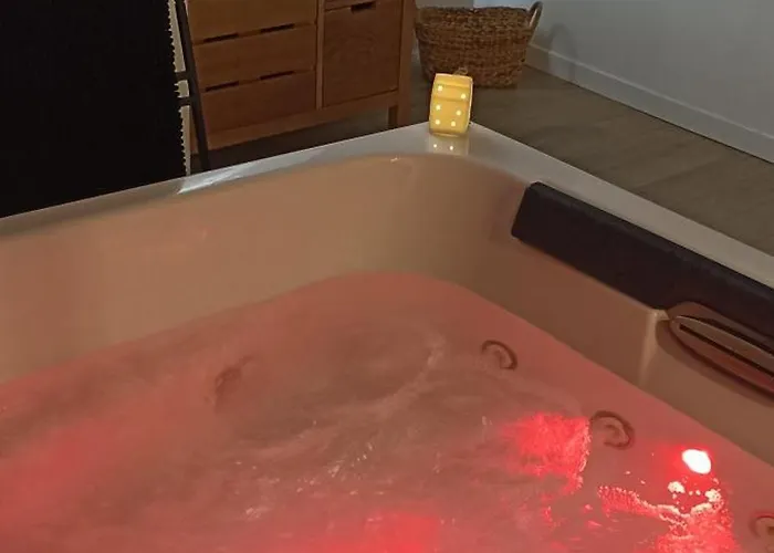 Holiday home Mont Des Herbus Puccinellie Avec Jacuzzi 2 Personnes Entre Granville Et Mont Saint Michel *