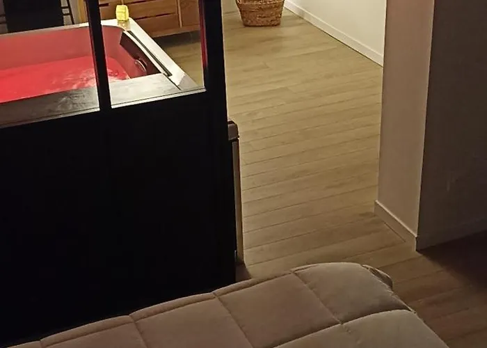 Mont Des Herbus Puccinellie Avec Jacuzzi 2 Personnes Entre Granville Et Mont Saint Michel